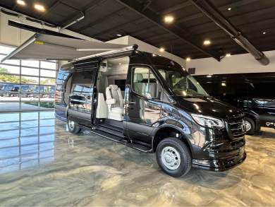 2025 OGV Luxury Coach Mercedes-Benz V-Tour AWD Sprinter