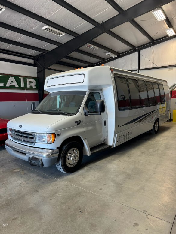 2001 Krystal Koach Ford e450 Limo Bus for sale