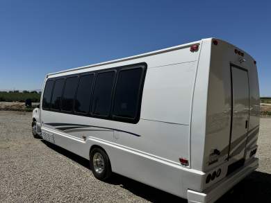 2001 Krystal Koach Ford e450 Limo Bus