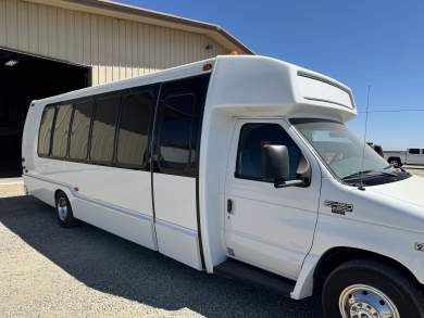 2001 Krystal Koach Ford e450 Limo Bus