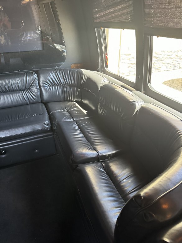 2001 Krystal Koach Ford e450 Limo Bus