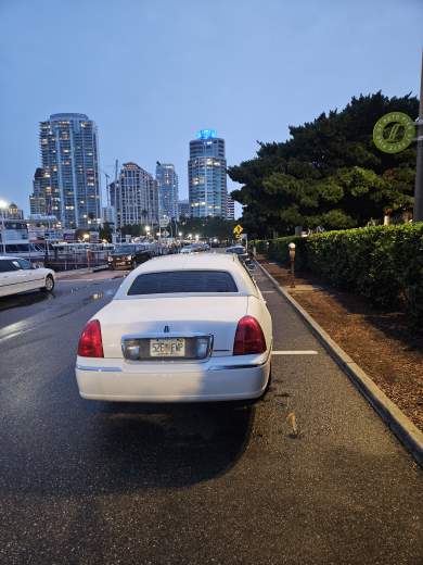 2007 Krystal Lincoln Town Car Limousine