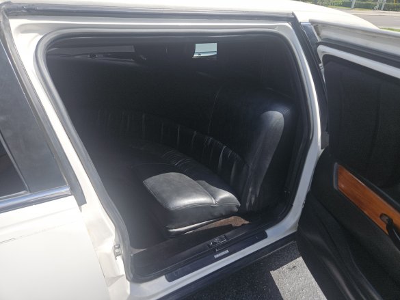 2007 Krystal Lincoln Town Car Limousine