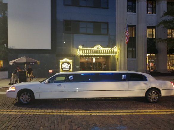 2007 Krystal Lincoln Town Car Limousine