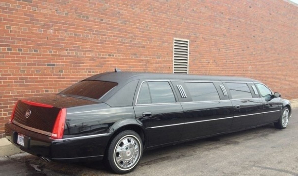 Limousine for sale: 2009 Cadillac 1GEEK90Y59U550270