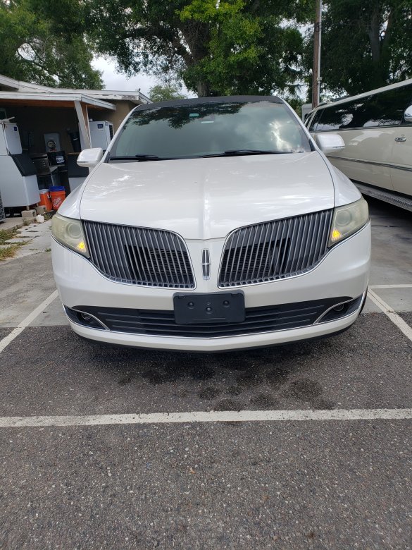 2014 Royale Coachworks Lincoln MKT 120" 5 Door Limousine