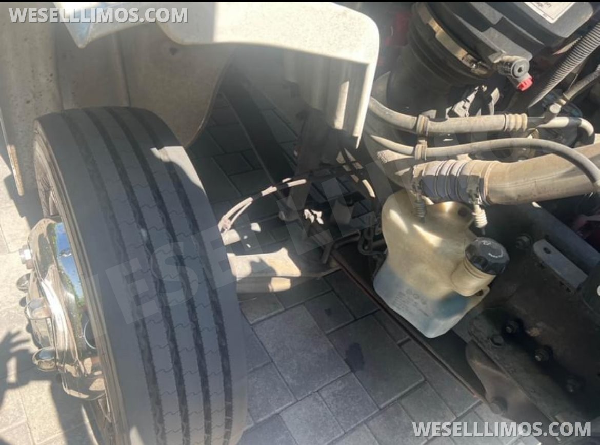 Photo of Limo Bus for sale: 2014 Freightliner M2 40&quot; by Pinnacle Manufacturing