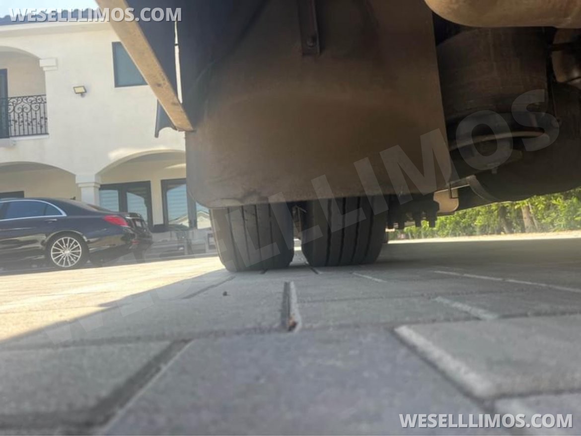 Photo of Limo Bus for sale: 2014 Freightliner M2 40&quot; by Pinnacle Manufacturing