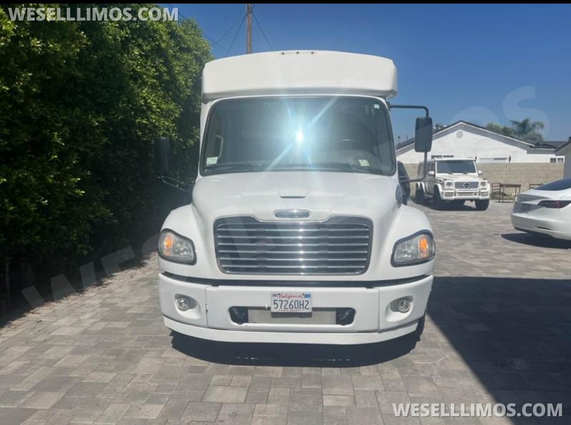 Photo of Limo Bus for sale: 2014 Freightliner M2 40&quot; by Pinnacle Manufacturing