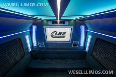 LGE Coachworks F550 Limo Bus 29+ Passengers