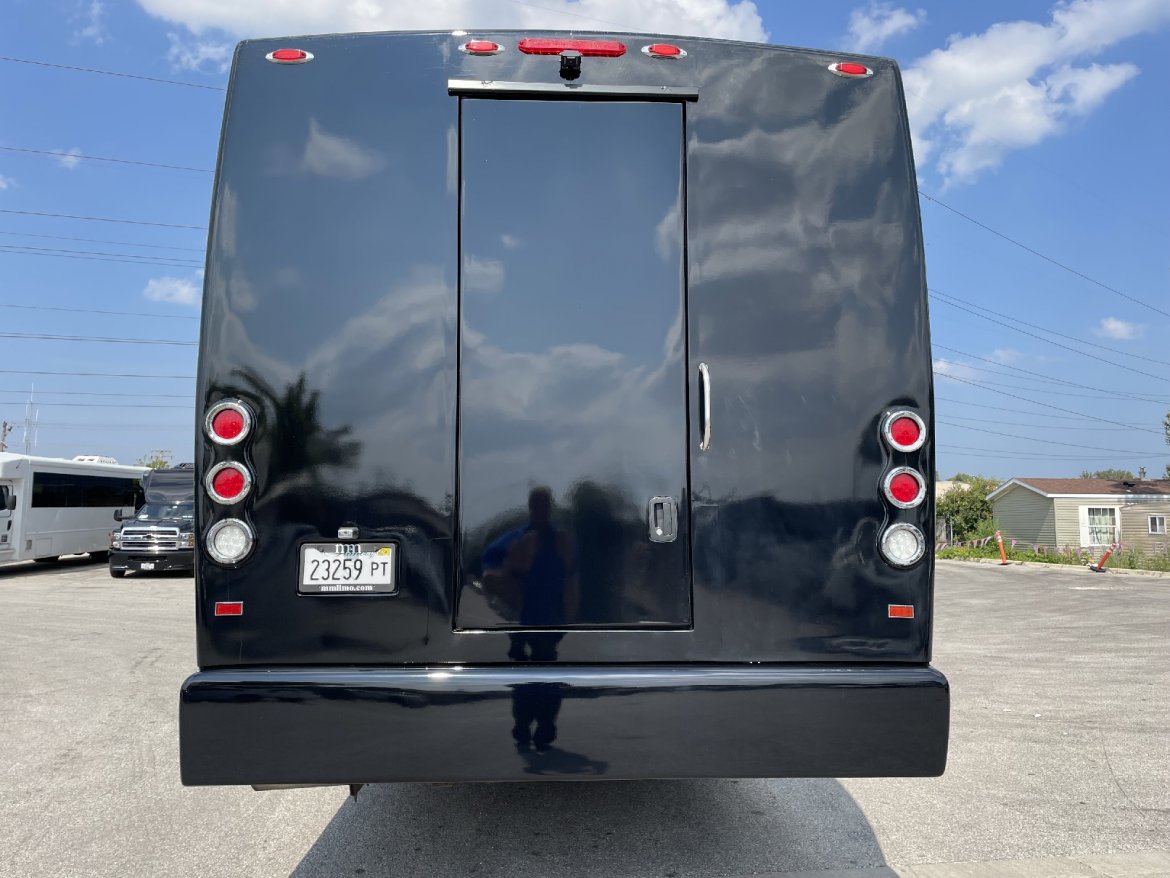 Limo Bus for Sale in Chicago, IL - Photo 6