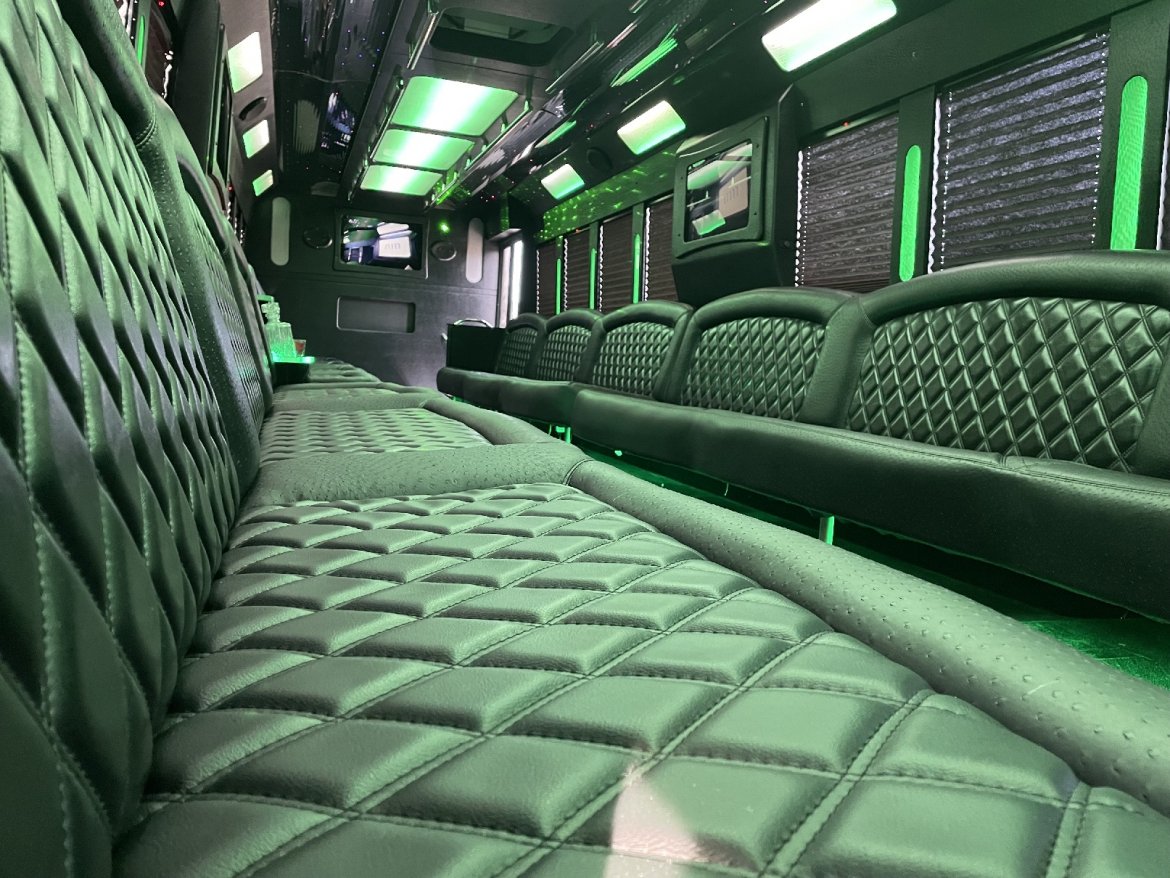 Limo Bus for Sale in Chicago, IL - Photo 12
