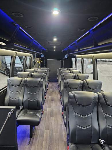 2018 Berkshire Ford E-450 Paratransit Shuttle Bus