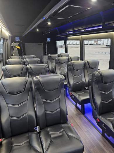 2018 Berkshire Ford E-450 Paratransit Shuttle Bus