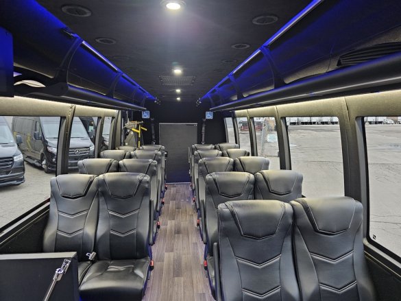 2018 Berkshire Ford E-450 Paratransit Shuttle Bus