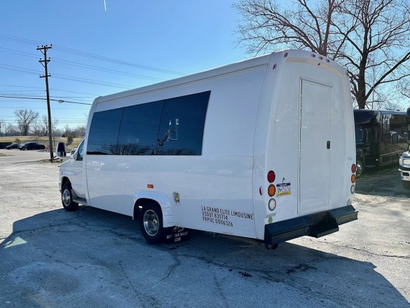 2017 Global Motor Coach Ford E-350 Limo Bus