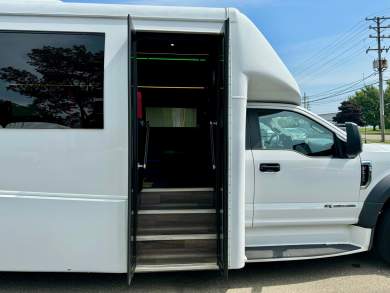 2017 Ford F550 Limo Bus for Sale in Erie, Pennsylvania, US - Photo 4