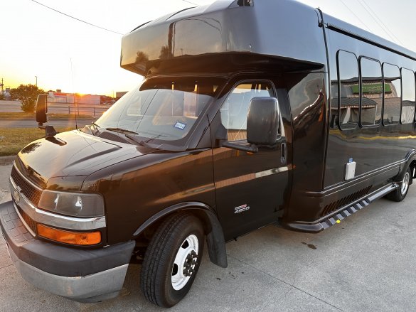 2016 Turtle top Chevrolet Express Odyseey  4500 Shuttle Bus