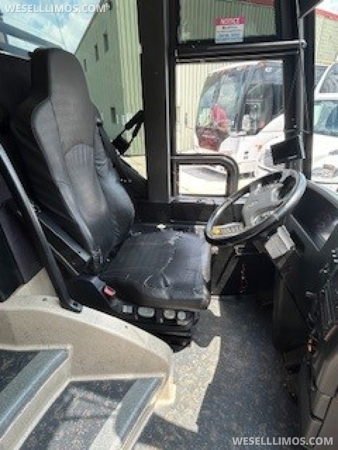 Motorcoach for Sale in Cincinnati, OH - Photo 6
