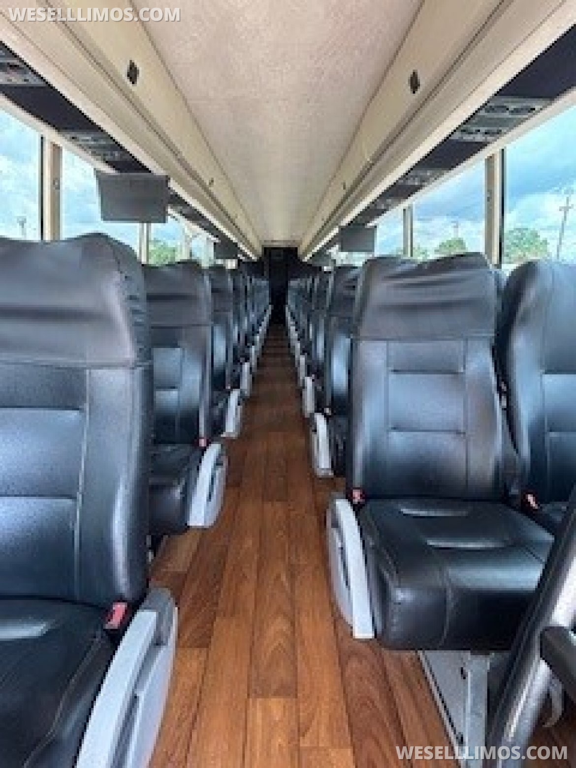 Motorcoach for Sale in Cincinnati, OH - Photo 7