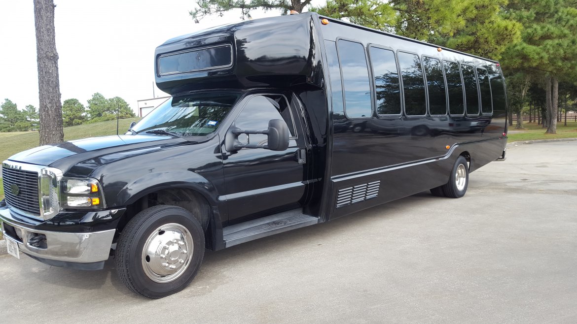 Limo Bus for sale: 2002 Ford F-550 200&quot; by Krystal