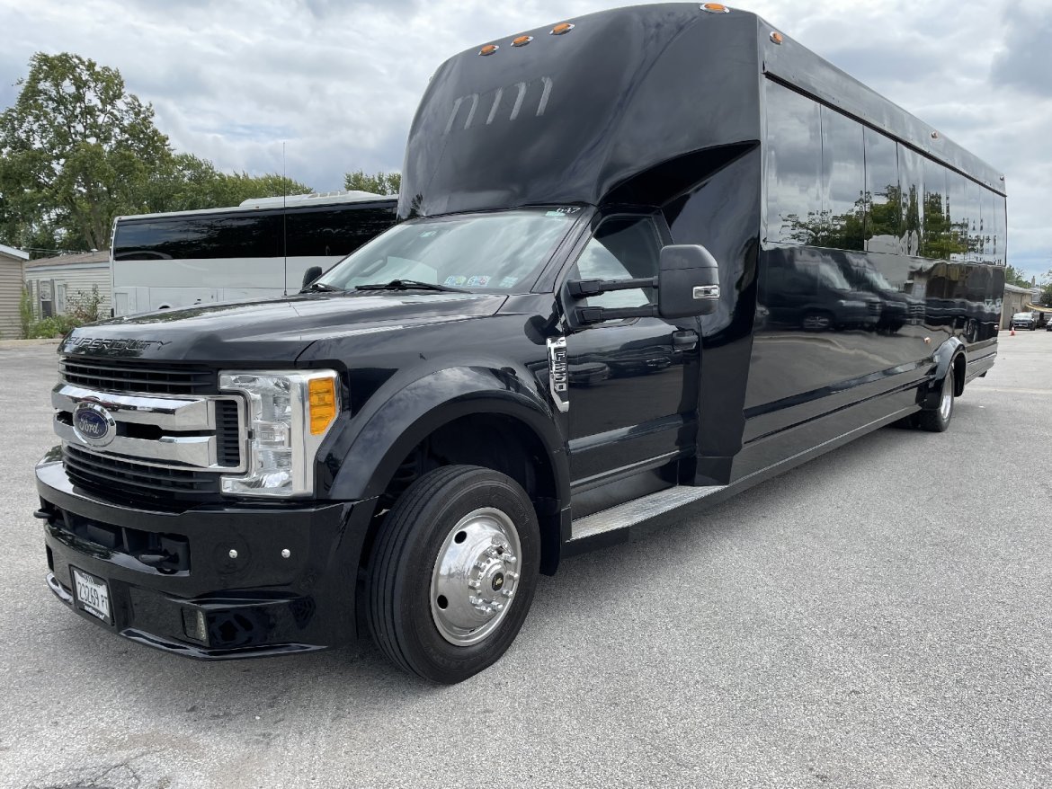 Limo Bus for Sale in Chicago, IL - Photo 3