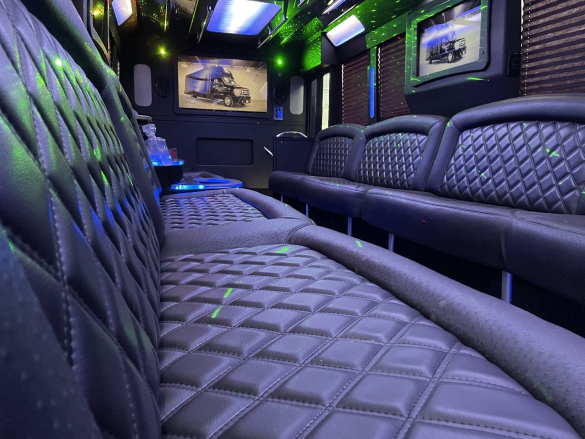 Limo Bus for Sale in Chicago, IL - Photo 14