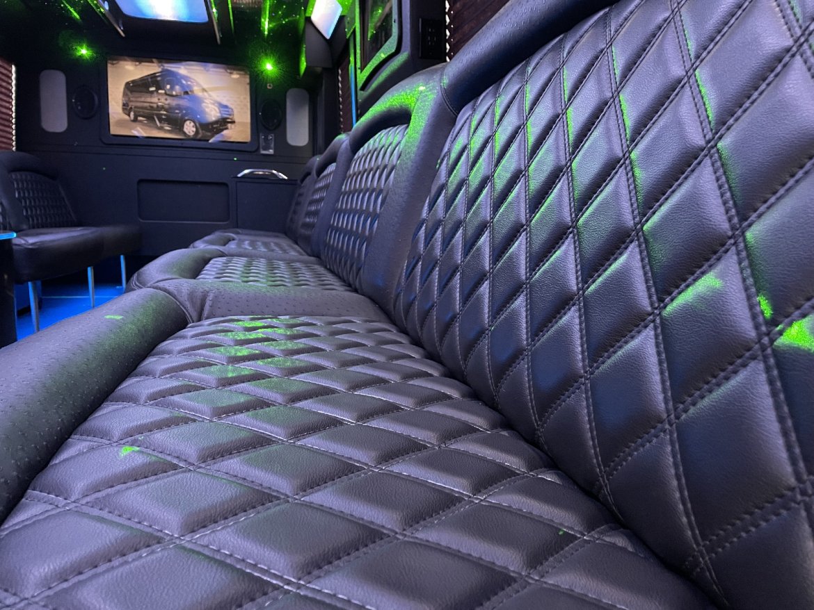 Limo Bus for Sale in Chicago, IL - Photo 15