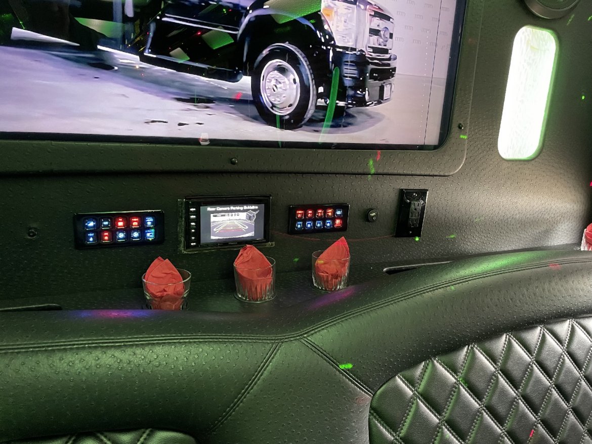 Limo Bus for Sale in Chicago, IL - Photo 17