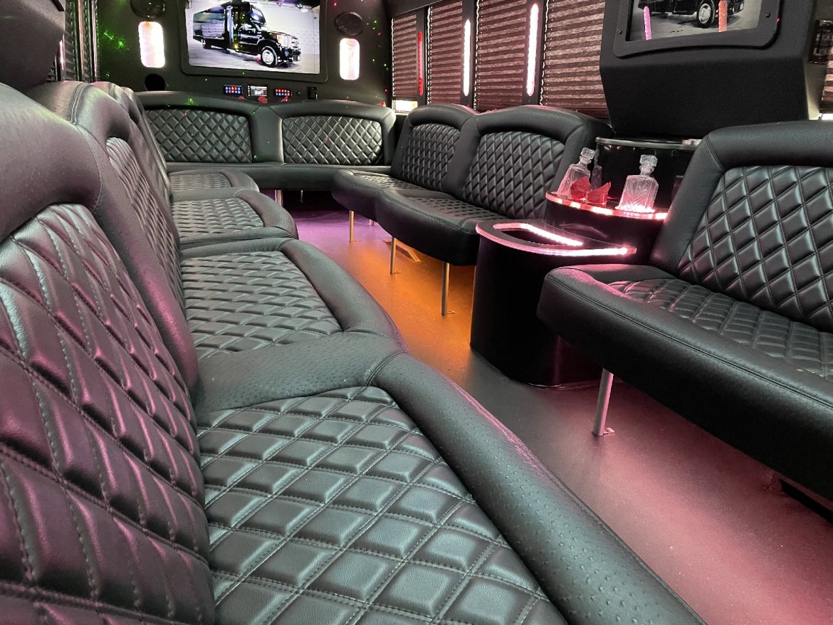 Limo Bus for Sale in Chicago, IL - Photo 18