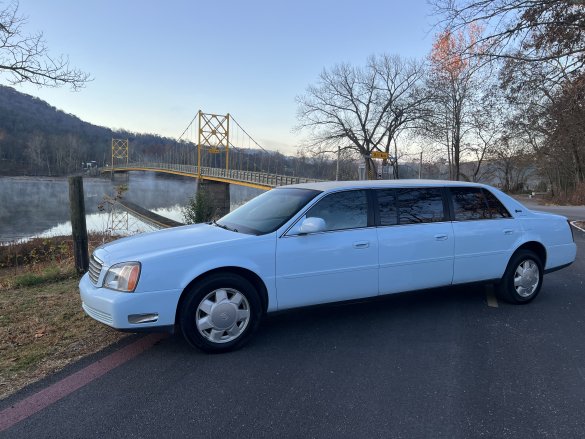 2003 Cadillac Deville Limousine