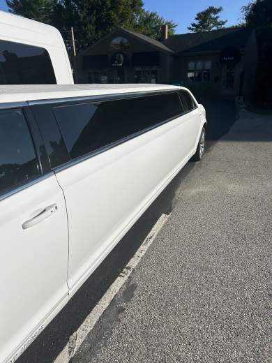 2019 Limoland Chrysler 300 Limousine