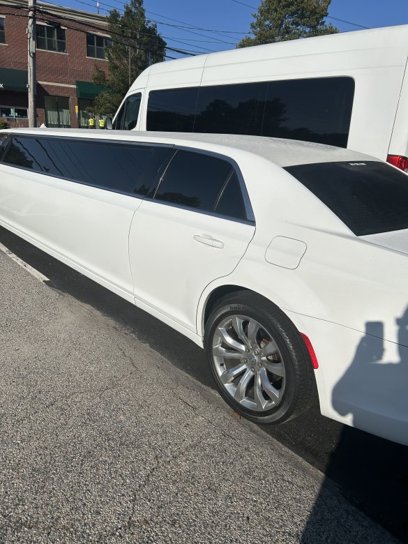 2019 Limoland Chrysler 300 Limousine