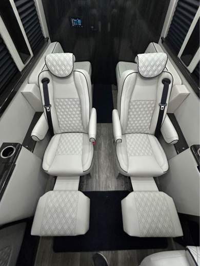 2025 OGV Luxury Coach Mercedes-Benz V-Cruise 10OBA Sprinter