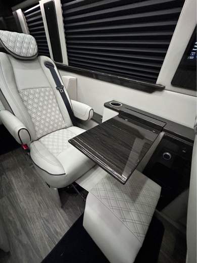 2025 OGV Luxury Coach Mercedes-Benz V-Cruise 10OBA Sprinter