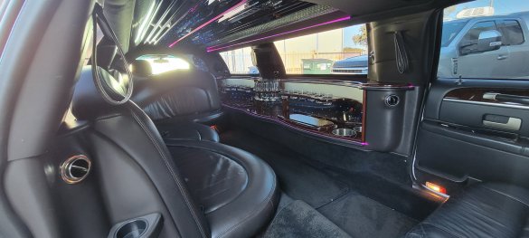 2006 Executive Coach Builders Lincoln 120 inch Executive ICON Limousine