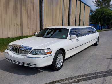 2006 Executive Coach Builders Lincoln 120 inch Executive ICON Limousine