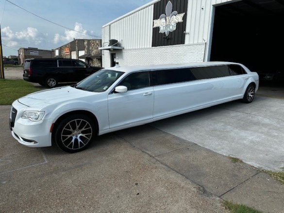 2019 Chrysler 300 Limo 140 Inch Limousine Springfield Coach