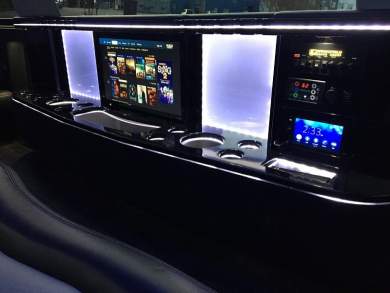 2019 Chrysler 300 Limo 140 Inch Limousine Springfield Coach