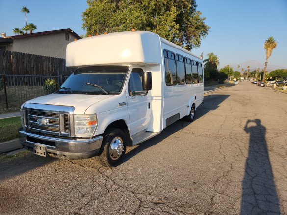 2014 Ford E450 Limo Bus