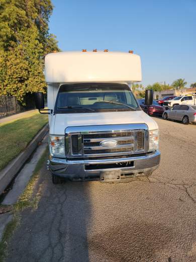 2014 Ford E450 Limo Bus