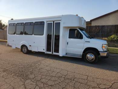 2014 Ford E450 Limo Bus