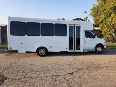 2014 Ford E450 Limo Bus