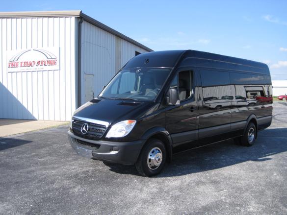 2008 Mercedes-Benz Sprinter 3500 170" Sprinter for Sale in Ozark, MO - Photo 2