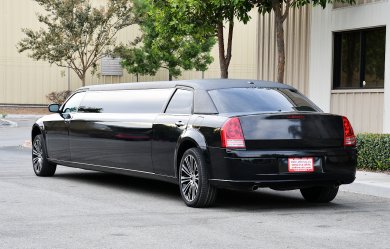 2010 Chrysler 300 Limousine for Sale in Fontana, California, US - Photo 3