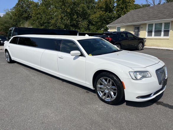 2019 Springfield  Coach Chrysler 300 Limousine