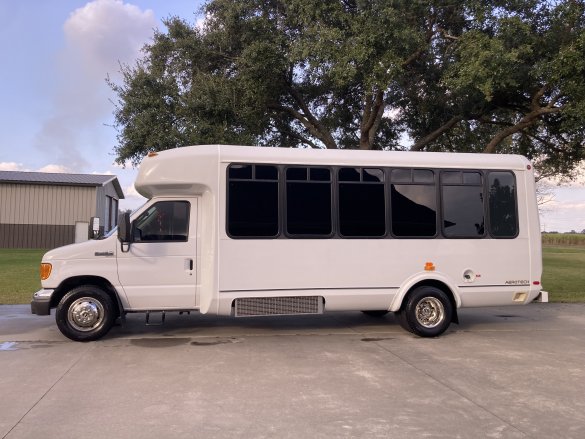 2007 Ford E450 Super Duty Party Bus