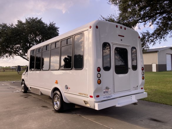 2007 Ford E450 Super Duty Party Bus