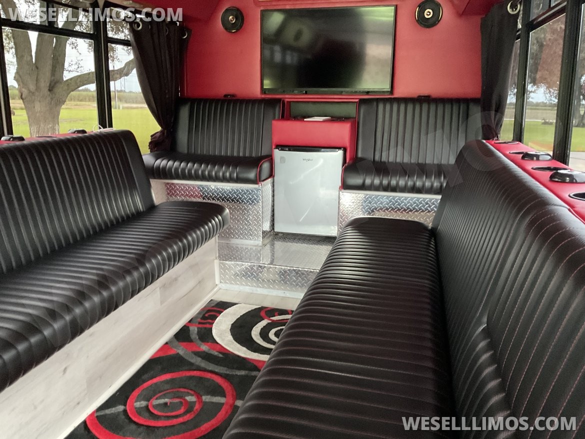 Photo of Limo Bus for sale: 2007 Ford E450 Super Duty 25&quot;