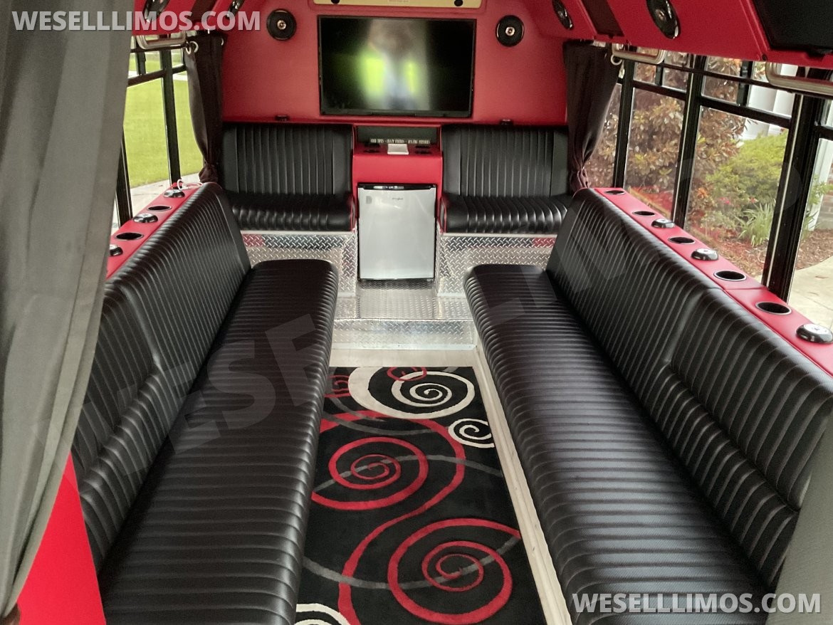Photo of Limo Bus for sale: 2007 Ford E450 Super Duty 25&quot;